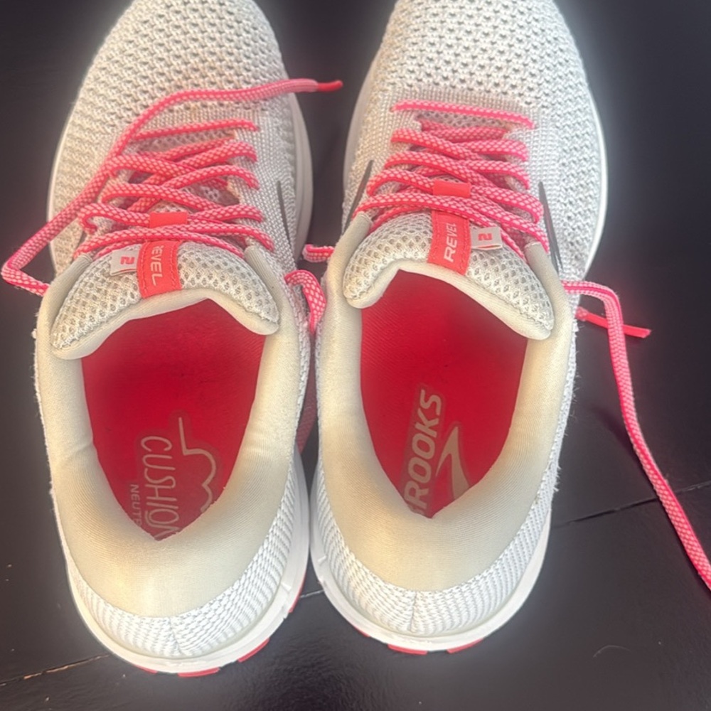 Brooks Women's Athletic Shoes Beige with Pink Laces - Picture 2 of 4